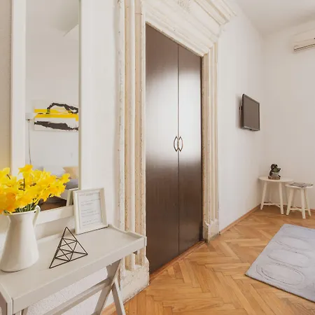 Eden Old Town Guest house