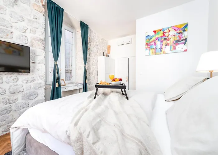 Eden Old Town Pensionat 3*