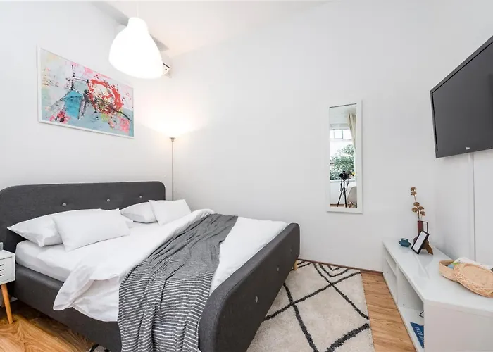 Eden Old Town Pensionat 3*