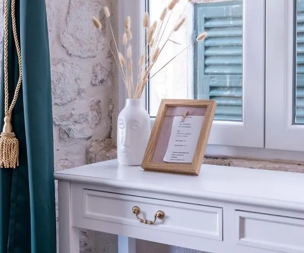 Pensionat Eden Old Town 3*