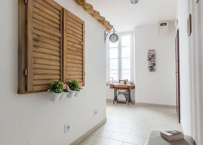 Pensionat Eden Old Town 3*