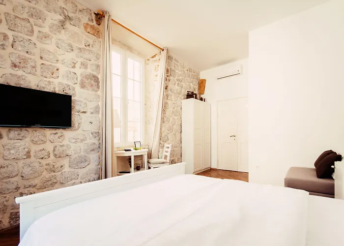 Eden Old Town Pensionat 3*