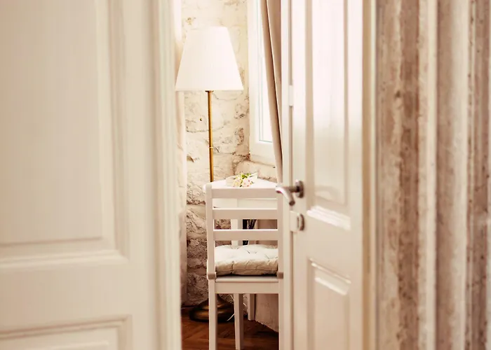 Pensionat Eden Old Town 3*