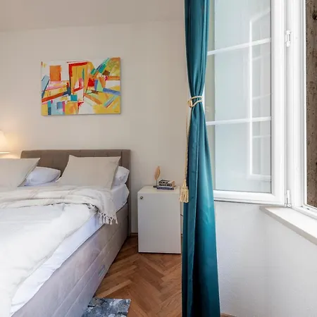 Gostinjska kuća Eden Old Town 3*