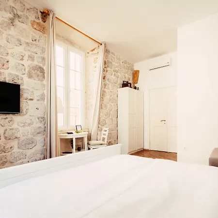 Eden Old Town Guest house 3*