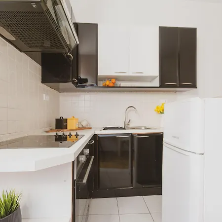 Eden Old Town Guest house 3*